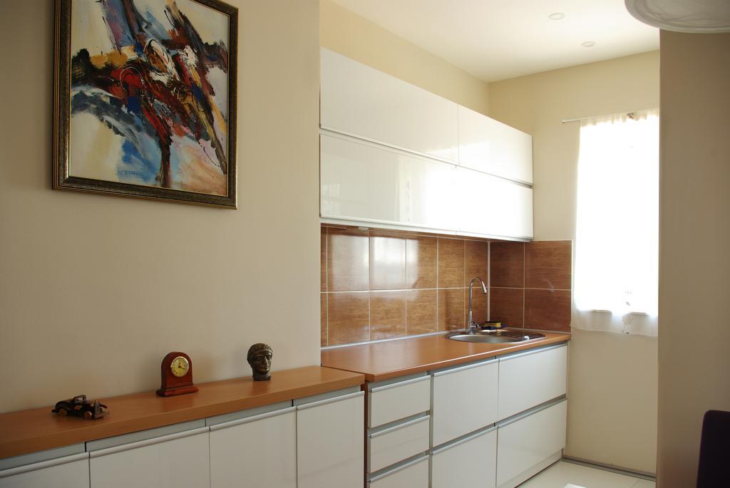 Square Studio Apartment Ni Extérieur photo
